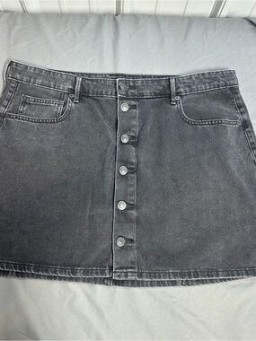 American Eagle Black Washed Denim Skirt 16